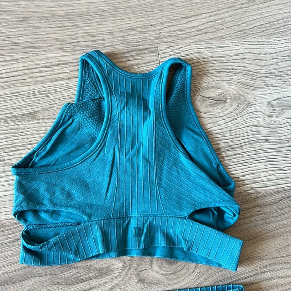 Small workout set 💙 - Picture 3 of 4